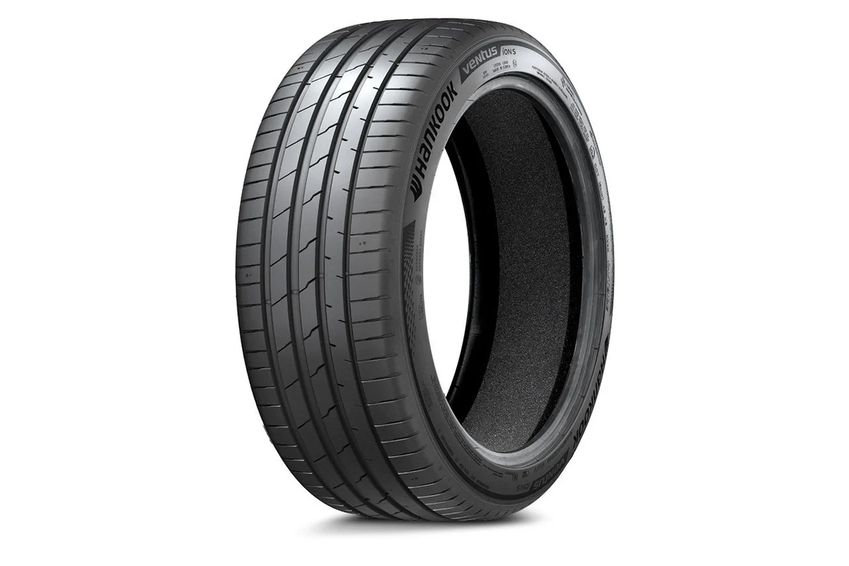 Hankook iON evo
